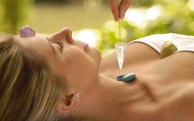 TERAPIA DE LUZ CON GEMAS PARA ILUMINAR TU SALUD