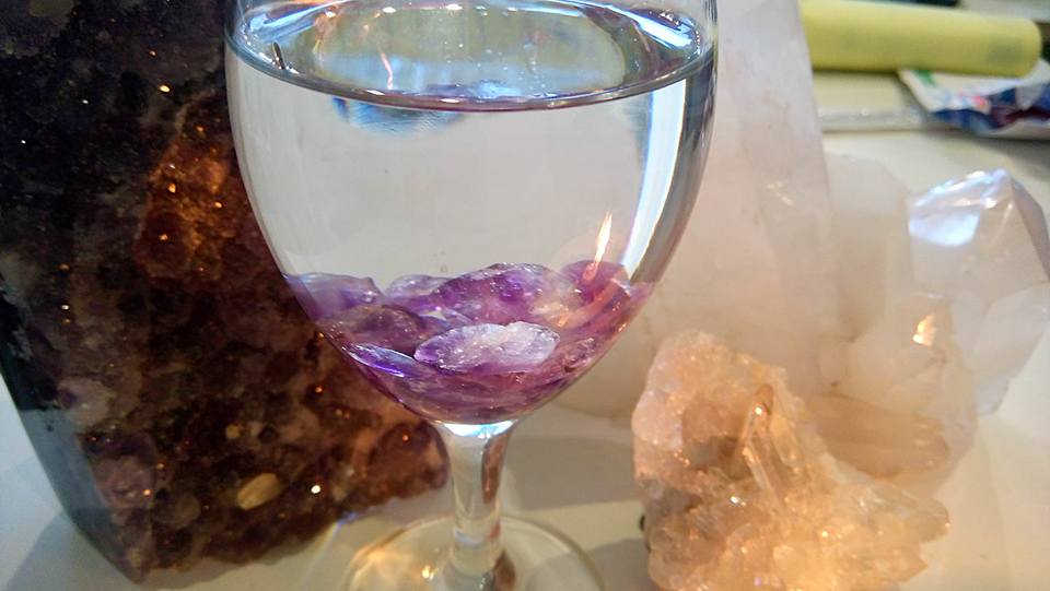 Beneficios, preparación e instrucciones del agua de Amatista